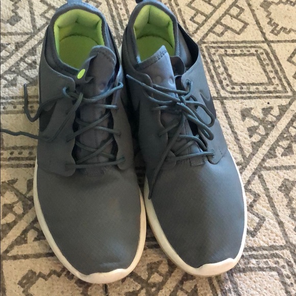 2 pairs of Nike Roshe SOLD already - Picture 5 of 10